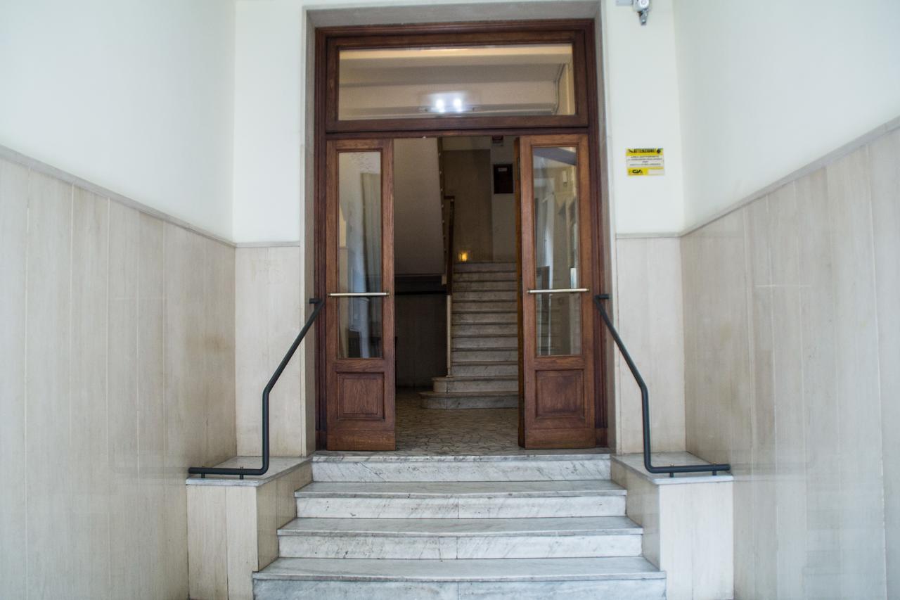 Bed and Breakfast Interno 10 Cavour Neapel Exterior foto